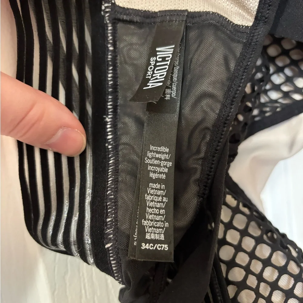 Victoria’s Secret SPORT sports bra - Picture 5 of 5